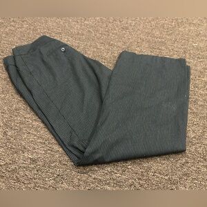 EUC Bebe womens dress pants mid rise gray pin striped size 8.